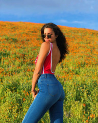 Priscilla Huggins Ortiz in Tight Jeans – Photoshoot April 2019 фото №1162051