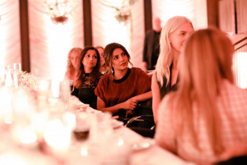 Priyanka Chopra – Bumble Dinner Party in New York фото №1005378