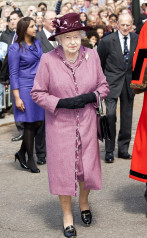 Queen Elizabeth ll  фото №519042