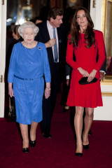 Queen Elizabeth ll  фото №703441