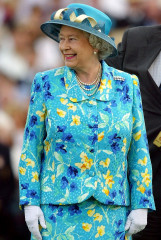 Queen Elizabeth ll  фото №519028
