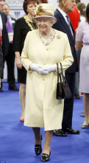 Queen Elizabeth ll  фото №747025