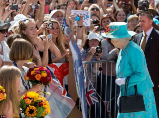 Queen Elizabeth ll  фото №753264