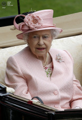 Queen Elizabeth ll  фото №645248