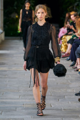 Rebecca Longendyke - Alberta Ferretti Spring/Summer 2022 Fashion Show in Milan фото №1331912