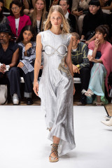 Rebecca Longendyke - JW Anderson Spring/Summer 2020 Fashion Show in London фото №1274774