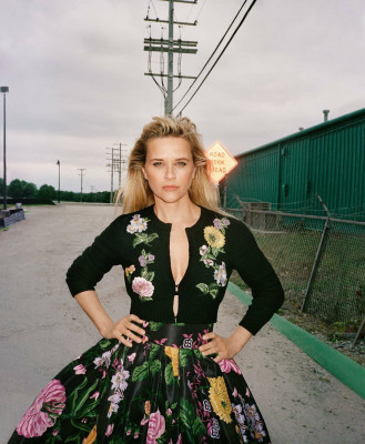 Reese Witherspoon ~ Harpers Bazaar August 2023 фото №1373633