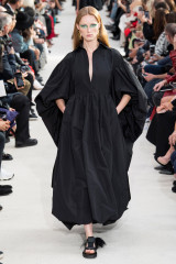 Valentino Spring/Summer 2019 Fashion Show in Paris фото №1199341