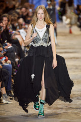 Rianne Van Rompaey - Louis Vuitton Spring/Summer 2022 Fashion Show in Paris фото №1327225