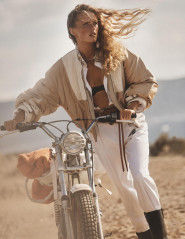 Rianne Van Rompaey - Vogue UK фото №1339423