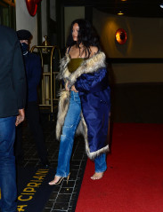 Rihanna - Casa Cipriani Hotel in New York 11/03/2021 фото №1320051