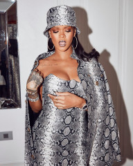Rihanna - Fenty Beauty Anniversary Event in Sydney 10/03/2018 фото №1106048