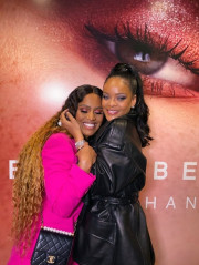Rihanna - 'Fenty Beauty' House Launch & Influencer Event in LA 03/04/2020 фото №1249355