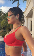 Rihanna - Savage x Fenty (June 2021 Barbados) фото №1306998