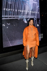 Rihanna - Fenty Launch in New York 02/07/2020 фото №1245686