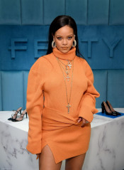 Rihanna - Fenty Launch in New York 02/07/2020 фото №1245688