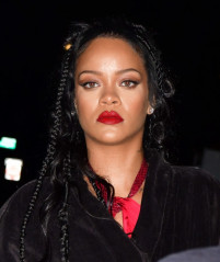 Rihanna - On Set in Bronx 07/11/2021 фото №1302577