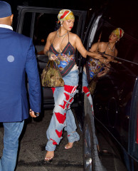Rihanna - Hookah Bar in New York 08/12/2021 фото №1305643