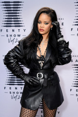 Rihanna - Savage X Fenty Show, Vol. 2 in Los Angeles 09/13/2020 фото №1277123