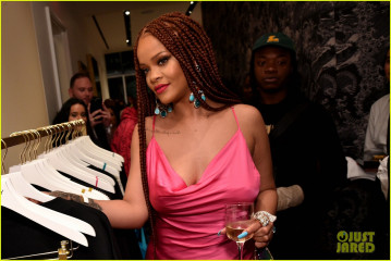 Rihanna - Fenty Pop-Up Store in New York 06/18/2019 фото №1187346