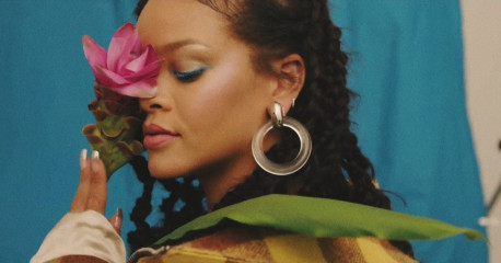 Rihanna - Allure Best of Beauty October 2018 фото №1102100
