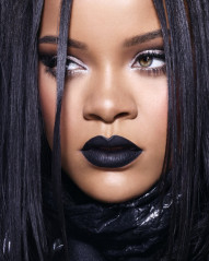 Rihanna by Dennis Leupold for Stunna Lip Paint (2018) фото №1111266