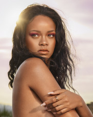 Rihanna - Fenty Beauty Beach, Please! Summer (2018) фото №1070802