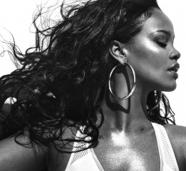 Rihanna - Vogue US June 2018 фото №1067147