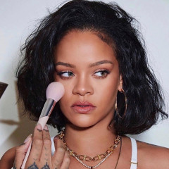 Rihanna - Fenty Beauty 'Pro Filt'r Powder Foundation' (2020) фото №1289743