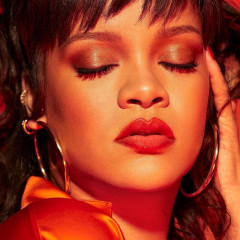 Rihanna - Fenty Beauty 'Gloss Bomb Heat' (2021) фото №1300400