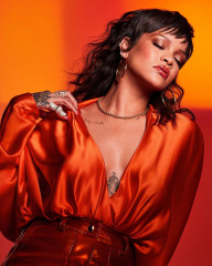 Rihanna - Fenty Beauty 'Gloss Bomb Heat' (2021) фото №1300689