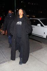 Rihanna - New York 01/21/2022 фото №1334443