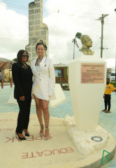 Rihanna-National Independence Honours Ceremony G. Square in Bridgetown 11/30/21 фото №1326096
