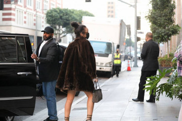 Rihanna - NoMad Hotel in LA 10/31/2010 фото №1283556