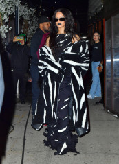 Rihanna - Rorrey's Halloween Party in New York 10/31/2021 фото №1319346
