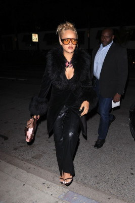 Rihanna – Arrives at The Highlight Room in Hollywood фото №1392545