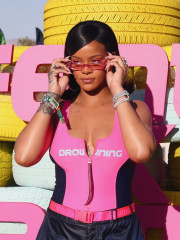 Rihanna – Fenty x Puma Coachella 2018 Party фото №1062669