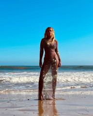 Rita Ora - Music Video 'Seaside' (2021) фото №1307455