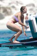 RITA ORA in Bikini at a Boat in Spain 07/29/2020 фото №1266948