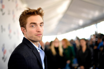 Robert Pattinson - 33rd Film Independent Spirit Awards in Santa Monica фото №1332393