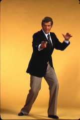 Roger Moore фото