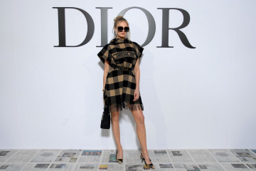 Romee Strijd – Dior Show at Paris Fashion Week 02/25/2020 фото №1248346