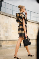 Romee Strijd – Dior Show at Paris Fashion Week 02/25/2020 фото №1248320