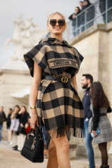 Romee Strijd – Dior Show at Paris Fashion Week 02/25/2020 фото №1248321