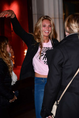 Romee Strijd – Arrival of the Angels of Victoria’s Secret in Paris фото №926074
