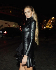 Romee Strijd ~ Balmain Womenswear Summer Spring 2024 Paris Fashion Week Sep 27 2 фото №1378547