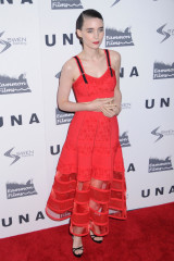 Rooney Mara on Red Carpet – “Una” Screening in NYC фото №1001480
