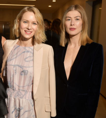 Rosamund Pike – Giorgio Armani Fashion Show in Milan 02/23/2019 фото №1148204