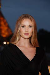 Rosie Huntington Whiteley Saint Laurent - Spring/Summer 2023 Show in Paris фото №1355740