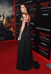 Ruby Rose – Resident Evil: The Final Chapter Premiere in Los Angeles фото №936487